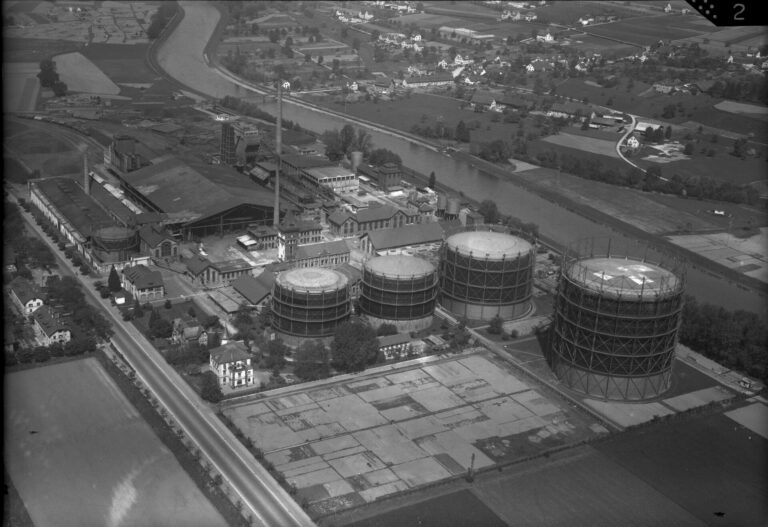 Luftaufnahme des Gaswerks Schlieren, 1946