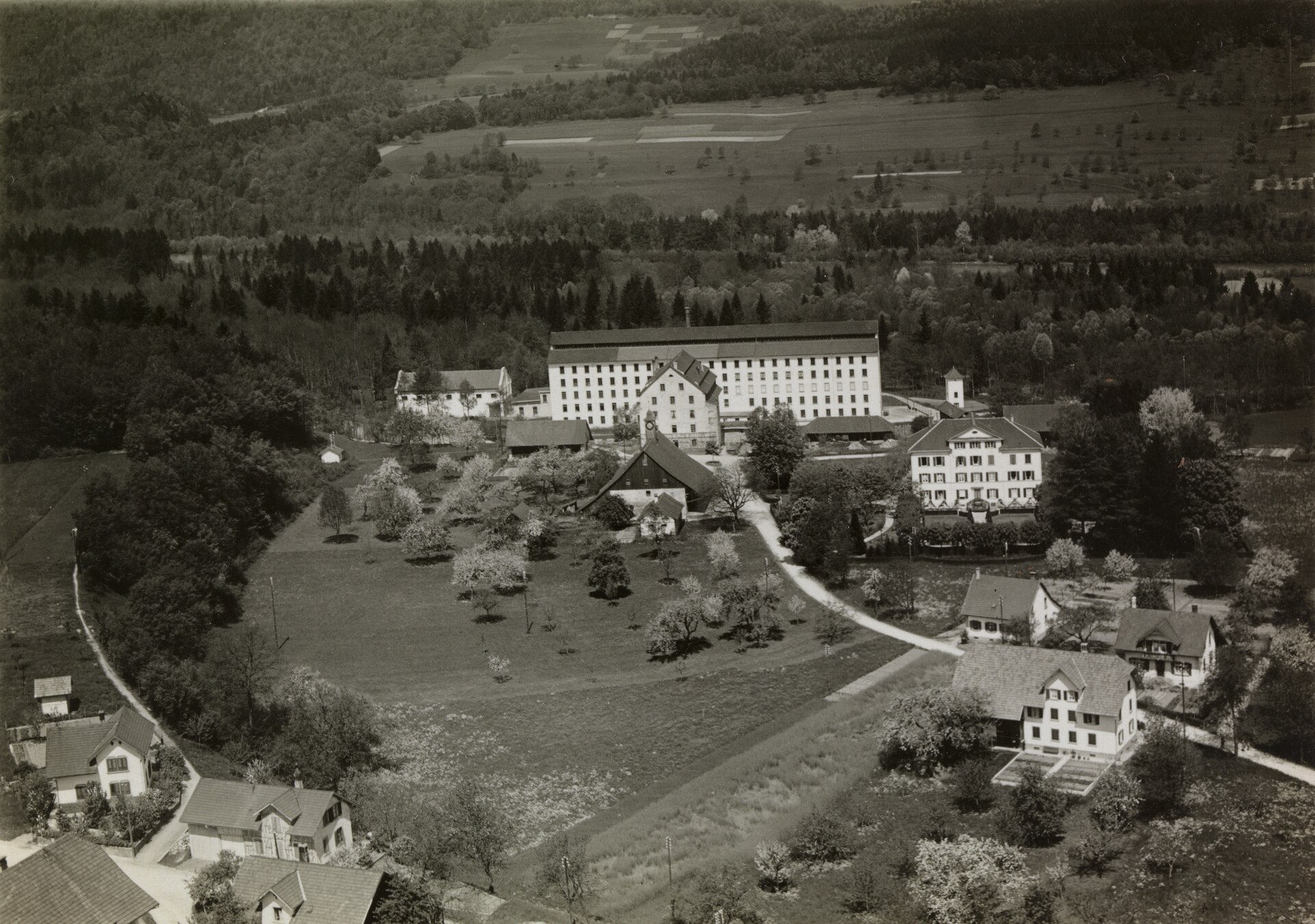 Luftaufnahme der Spinnerei Steiner in Rupperswil, zwischen 1918 und 1937