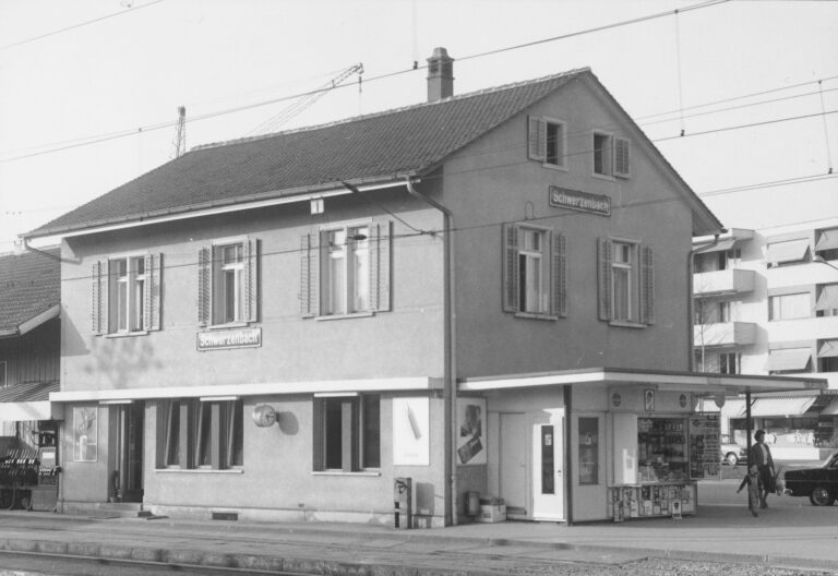 Bahnhof Schwerzenbach ZH, Foto: SBB Historic F_116_00001_431
