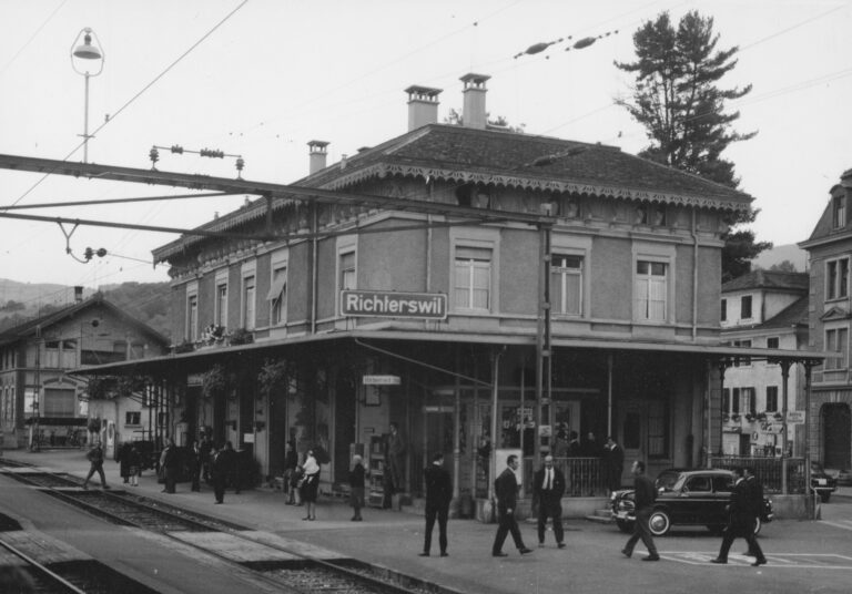 Bahnhof Richterswil, Foto: SBB Historic F_116_00001_389