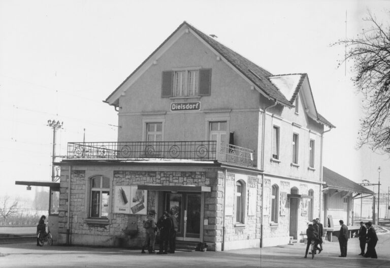 Bahnhof Dielsdorf, Foto: SBB Historic F_116_00001_147