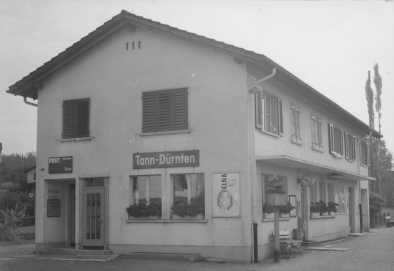 Bahnhof Tann-Dürnten, Foto: SBB Historic F_116_00001_488